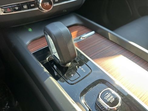 Certified 2023 Volvo XC60 B5 Plus w/ Climate Package image 20