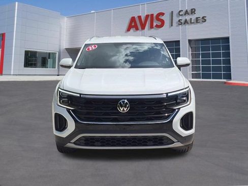 Used 2025 Volkswagen Atlas Cross Sport SE FWD image 2
