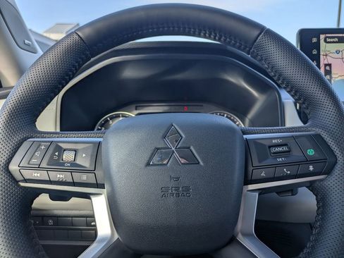 New 2026 Mitsubishi Outlander SE image 28