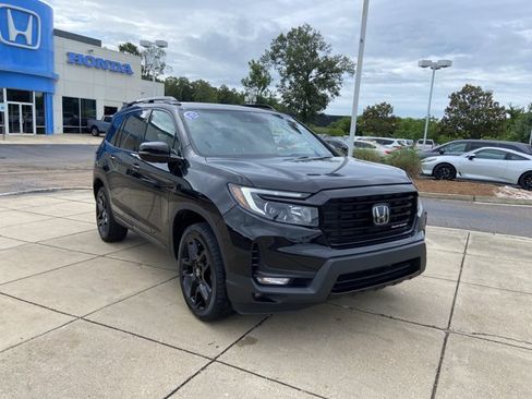 Used 2025 Honda Passport Black Edition image 2