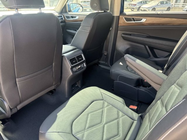 New 2026 Volkswagen Atlas SE FWD image 10