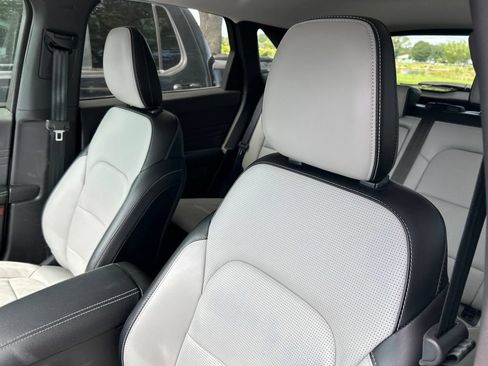 Used 2023 Ford Escape Platinum AWD/4WD image 20