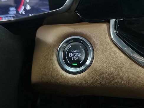 Used 2023 GMC Canyon AT4 image 24