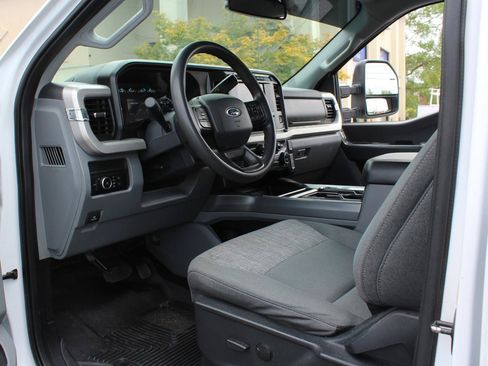 Used 2023 Ford F250 XLT w/ FX4 Off-Road Package AWD/4WD image 15