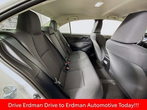 Used 2025 Toyota Corolla LE image 28