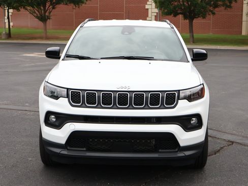 Used 2023 Jeep Compass Latitude AWD/4WD image 27