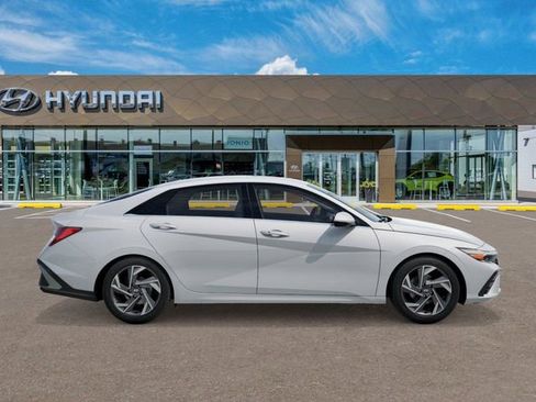 New 2026 Hyundai Elantra Limited FWD image 7