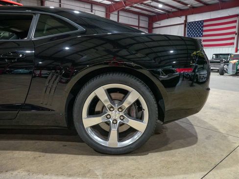 Used 2010 Chevrolet Camaro SS RWD image 5