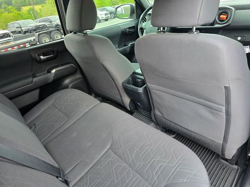Used 2019 Toyota Tacoma TRD Sport AWD/4WD image 26