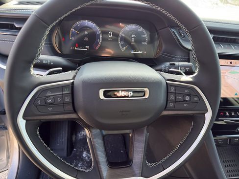 New 2026 Jeep Grand Cherokee Limited Reserve AWD/4WD image 16