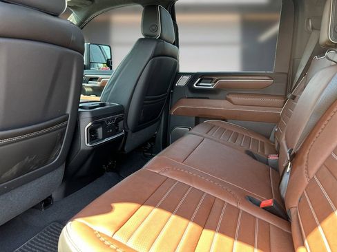 Used 2025 GMC Sierra 2500 Denali Ultimate AWD/4WD image 12