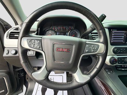 Used 2018 GMC Yukon XL SLT w/ Premium Edition AWD/4WD image 11