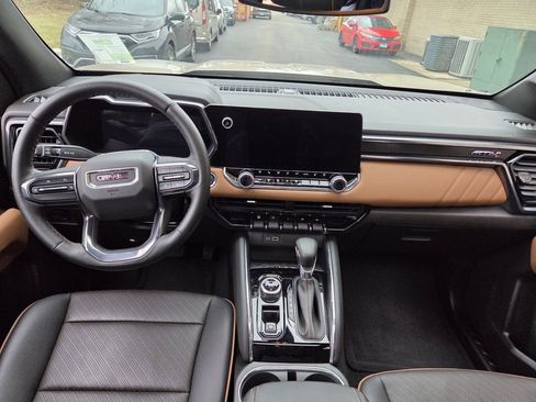 Used 2024 GMC Canyon AT4 w/ AT4 Premium Package image 29