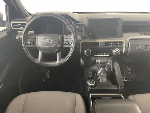 Certified 2025 Toyota Tacoma SR5 AWD/4WD image 12