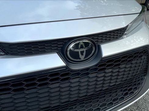 Used 2020 Toyota Corolla LE FWD image 28