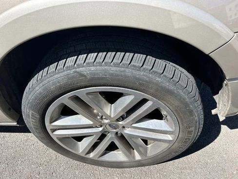 Used 2017 Ford Expedition Platinum image 10