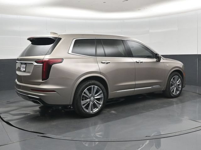 Used 2022 Cadillac XT6 Premium Luxury FWD image 3