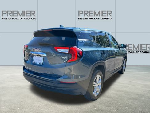 Used 2024 GMC Terrain SLE image 5
