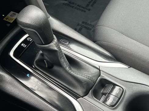 Used 2022 Toyota Corolla Cross LE FWD image 28