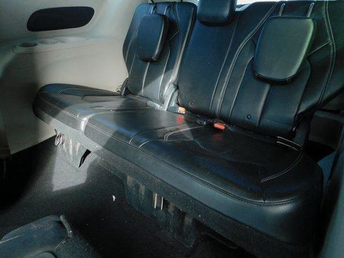 Certified 2020 Chrysler Voyager Lxi FWD image 23