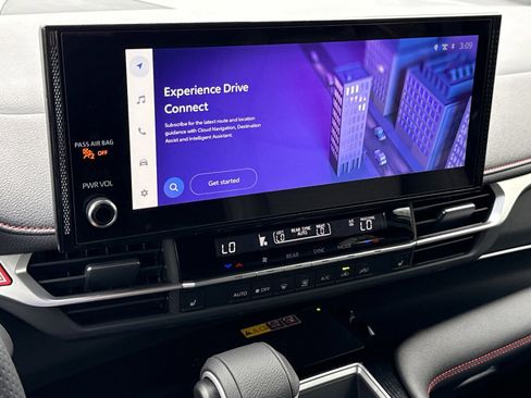 Used 2025 Toyota Sienna XSE image 26