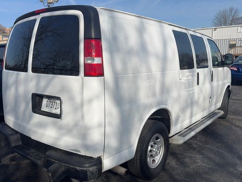 Used 2019 Chevrolet Express 2500 Van 3D w/ Driver Convenience Package image 5