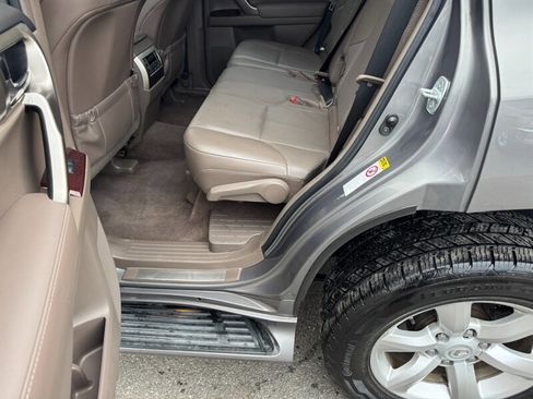 Used 2010 Lexus GX 460 image 31