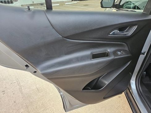 Used 2023 Chevrolet Equinox LT AWD/4WD image 12