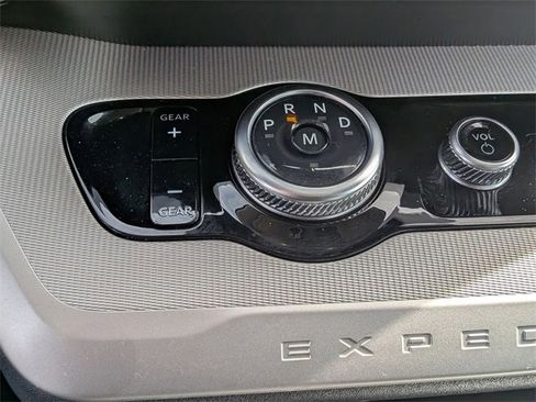 Used 2025 Ford Expedition Active image 23