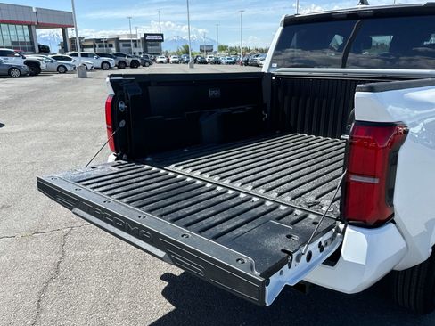 New 2026 Toyota Tacoma SR5 AWD/4WD image 11