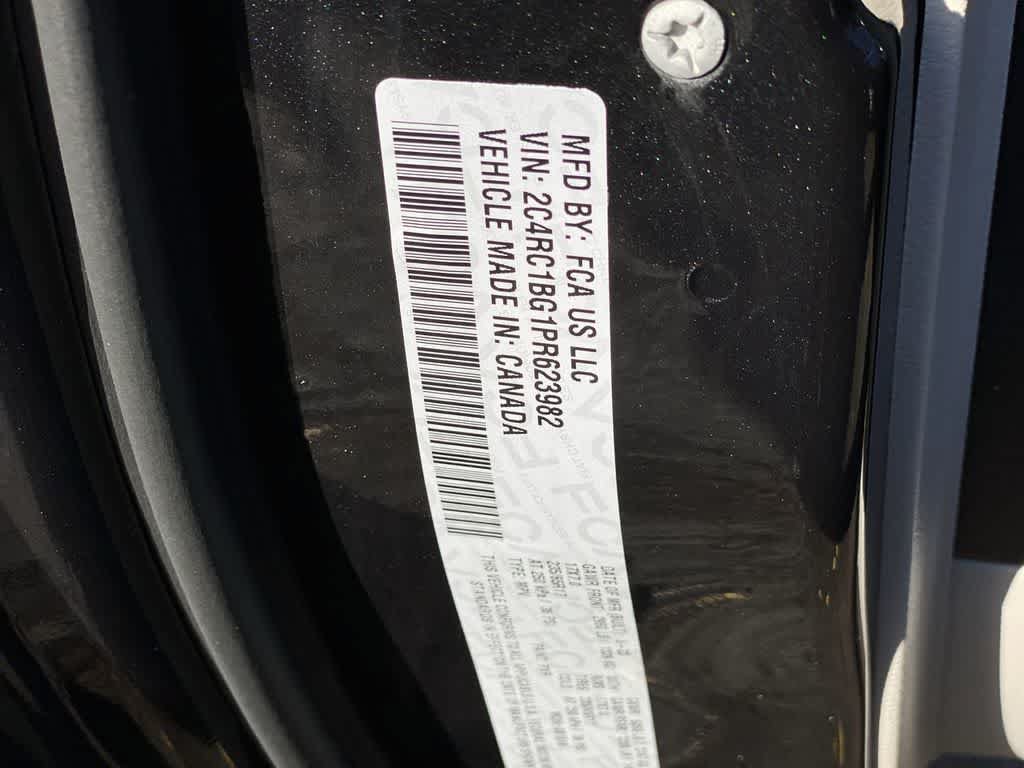 Used 2023 Chrysler Pacifica Touring-L FWD image 29