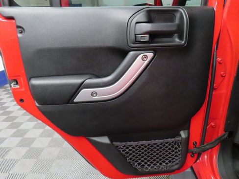 Used 2017 Jeep Wrangler Unlimited Sahara w/ Connectivity Group image 51