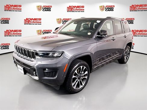 Used 2022 Jeep Grand Cherokee Overland image 16