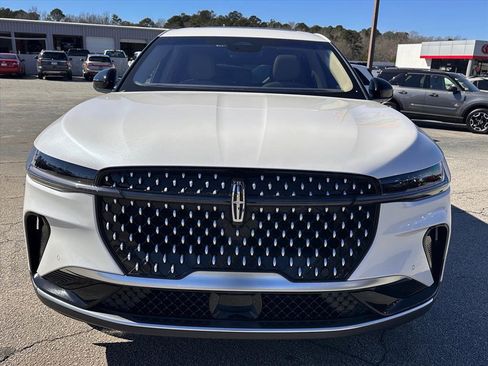 Used 2024 Lincoln Nautilus Premier w/ Equipment Group 102A image 8