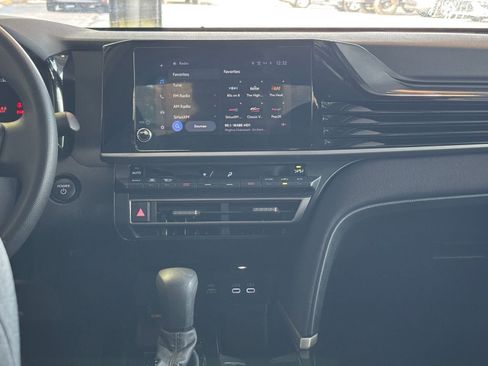 Used 2025 Toyota Camry LE image 22