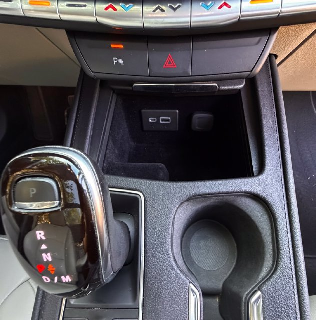Used 2020 Cadillac XT4 Luxury FWD image 28