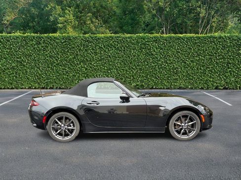 Used 2019 MAZDA MX-5 Miata Grand Touring image 2