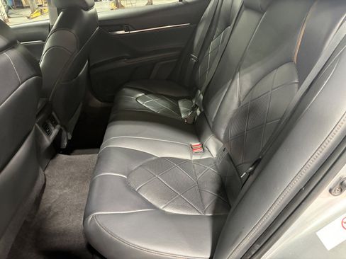 Used 2018 Toyota Camry XLE w/ Audio Package FWD image 9