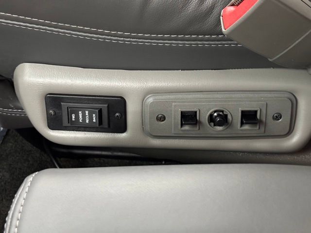 Used 2022 Chevrolet Express 2500 Extended w/ Enhanced Convenience Package RWD image 36