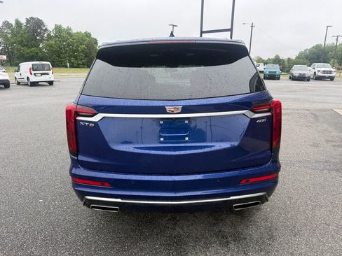 Used 2025 Cadillac XT6 Premium Luxury FWD image 7