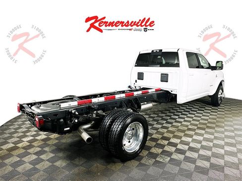 New 2026 RAM 4500 4x4 Crew Cab DRW image 7