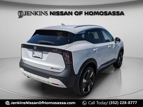 Certified 2025 Nissan Kicks SR AWD/4WD image 3