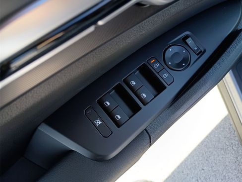 New 2026 Kia Sportage EX w/ EX Panoramic Sunroof Package image 19