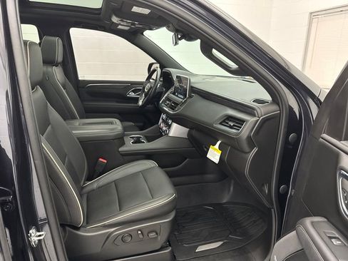 Used 2023 GMC Yukon SLT AWD/4WD image 42