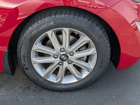 Used 2015 Hyundai Elantra SE w/ Option Group 03 FWD image 15