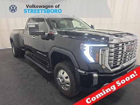 Used 2025 GMC Sierra 3500 Denali w/ Denali Reserve Package AWD/4WD image 1