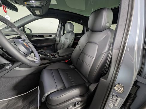 New 2026 Porsche Cayenne Coupe image 5