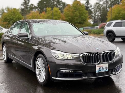 Used 2016 BMW 740i RWD image 7