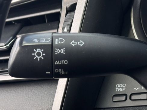 Used 2023 Toyota Camry SE FWD image 21