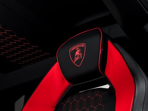 Used 2024 Lamborghini Revuelto AWD/4WD image 19